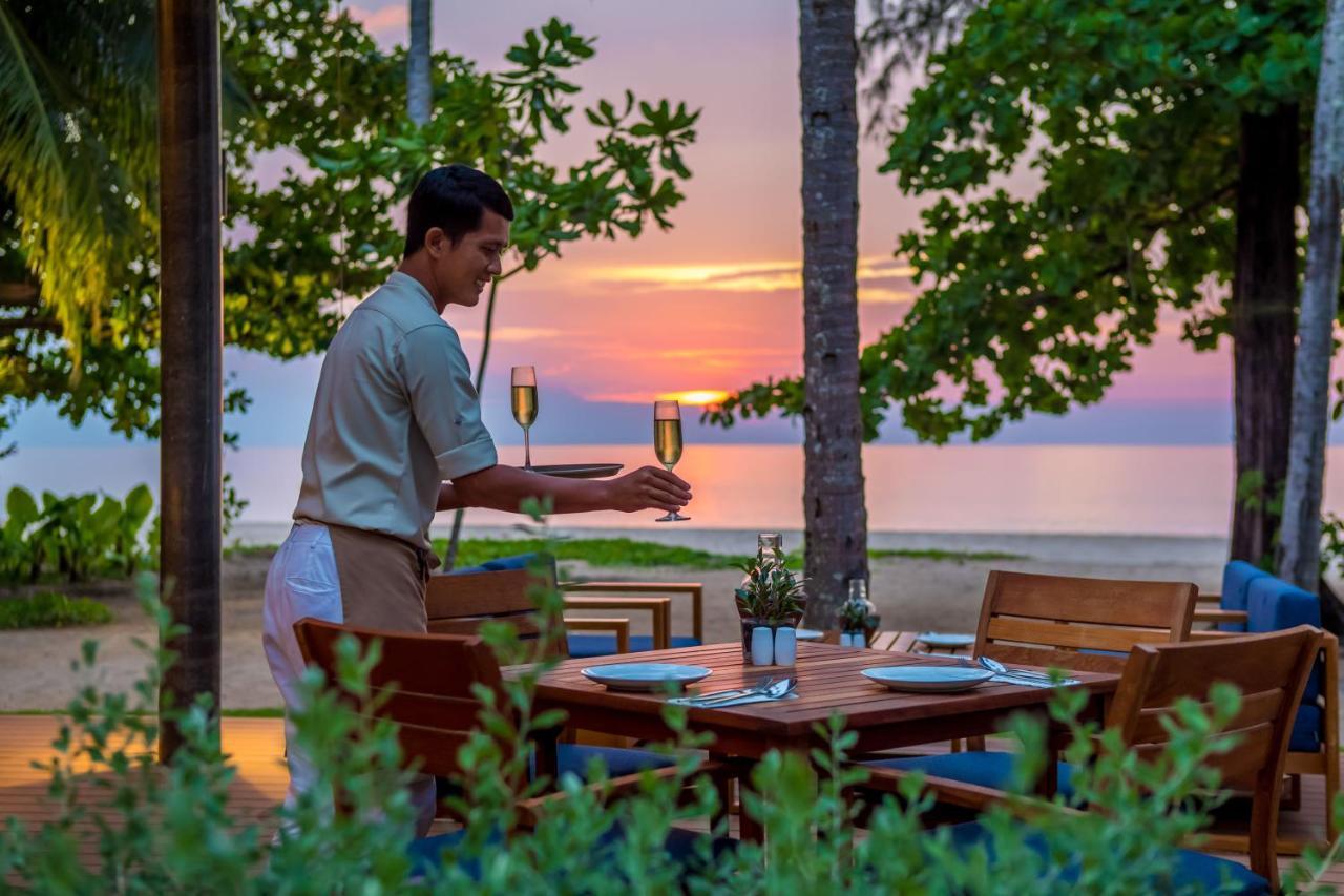 Outrigger Khao Lak Beach Resort - Sha Extra Plus Εξωτερικό φωτογραφία Sunset at the Beach Club