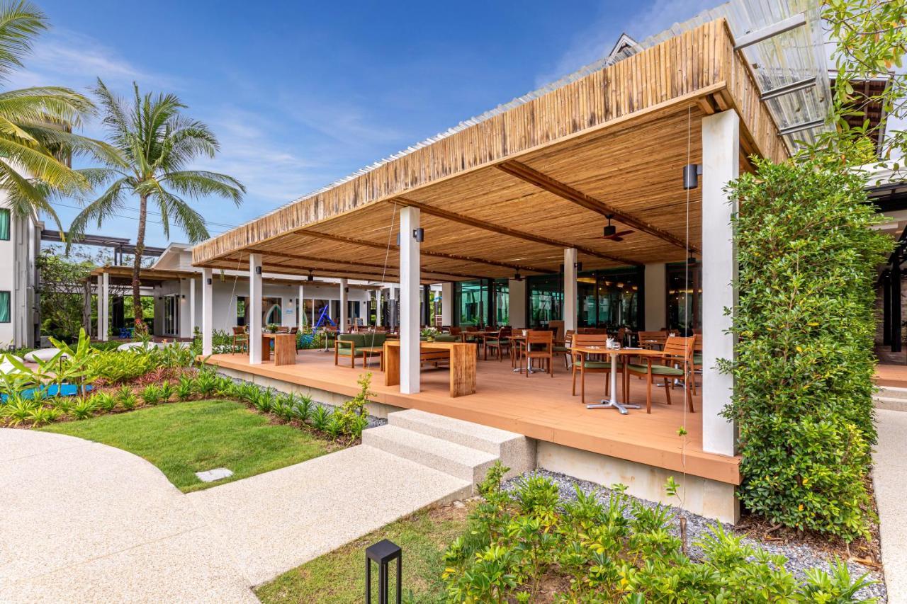 Outrigger Khao Lak Beach Resort - Sha Extra Plus Εξωτερικό φωτογραφία The restaurant at the resort