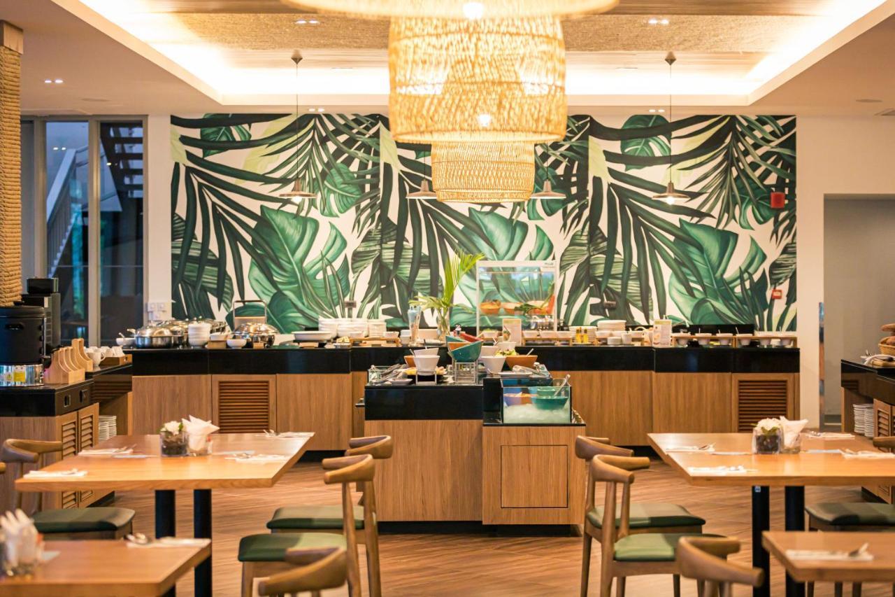 Outrigger Khao Lak Beach Resort - Sha Extra Plus Εξωτερικό φωτογραφία The interior of the lounge